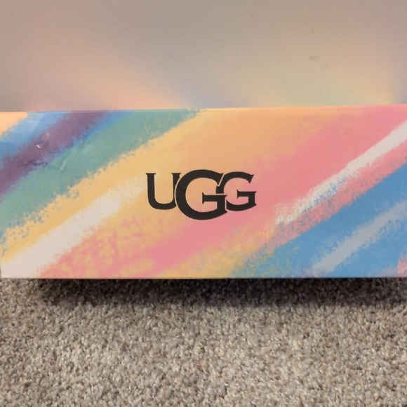 UGG Women's Casual Socks - White, Gray, Brown, Tan, And Black - Picture 6 of 7